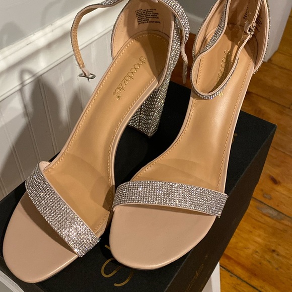 Womens size 11 4” rhinestone heels - Picture 1 of 3